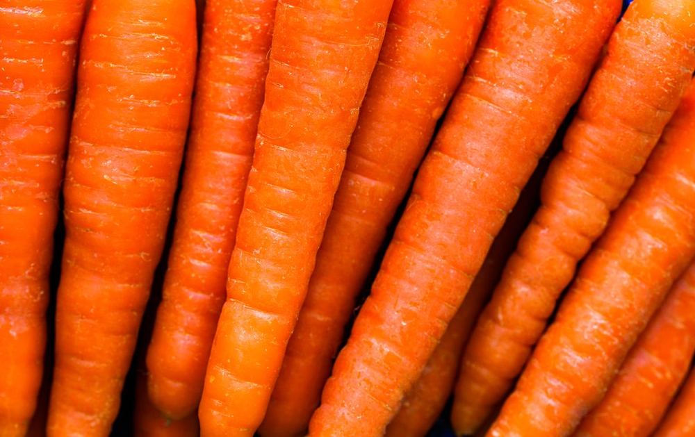Baby carrots and roots